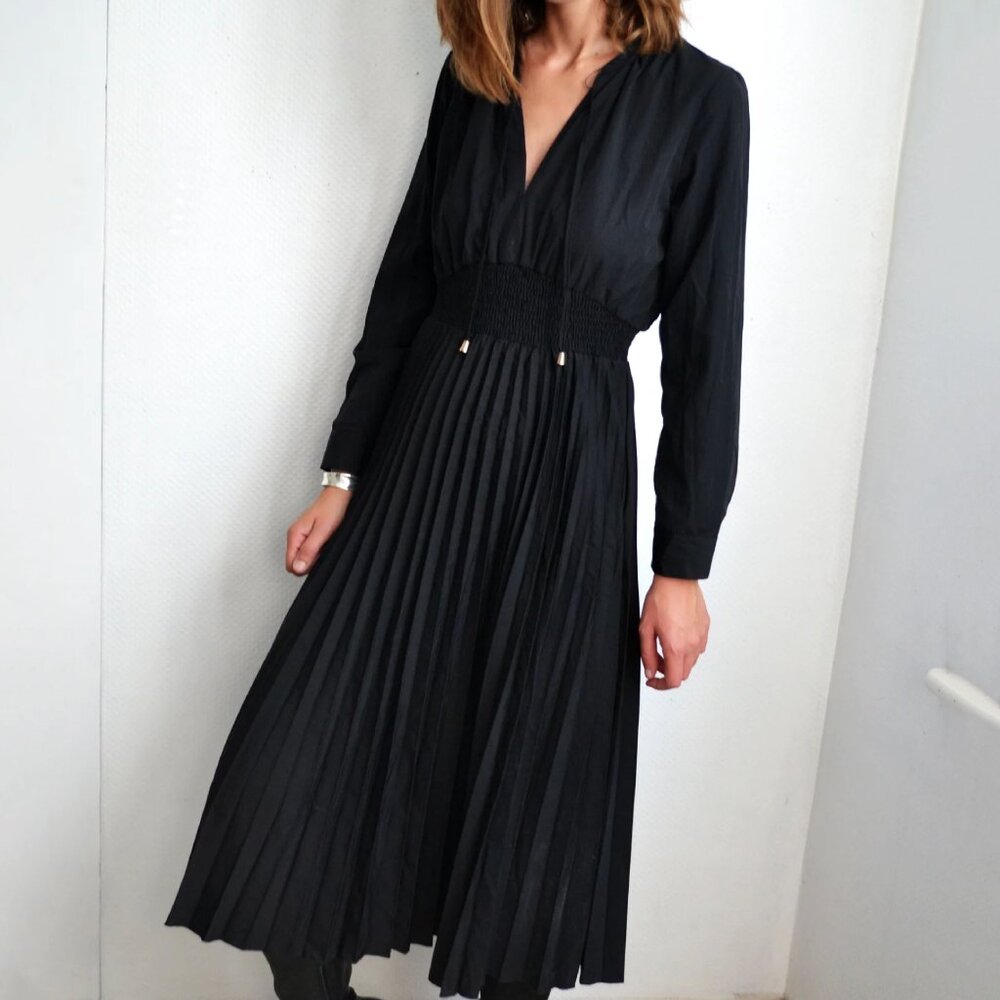 Beautiful long black pleated dress